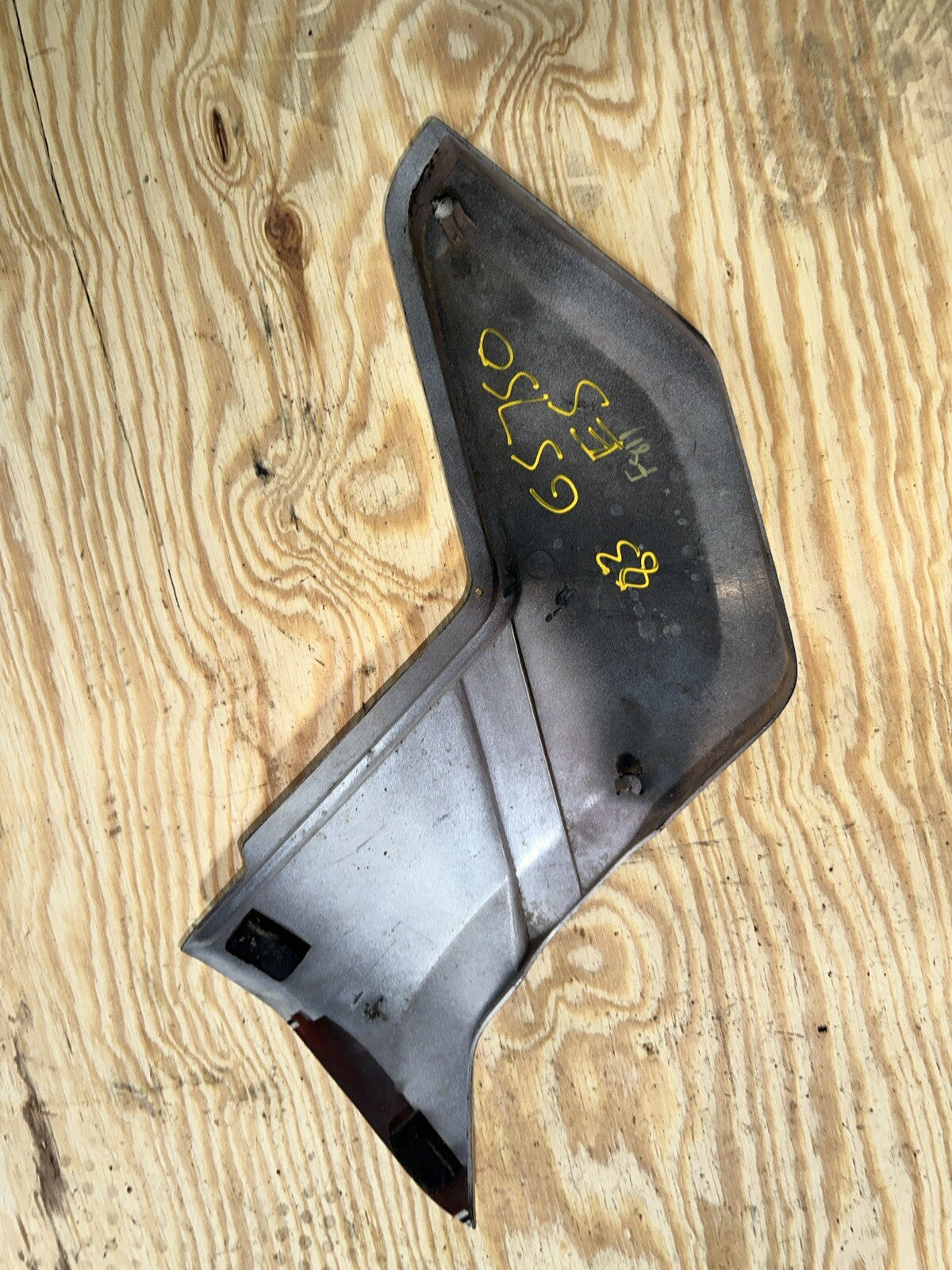 1983 SUZUKI GS750ES GS750 RIGHT SIDE COVER FRAME PANEL