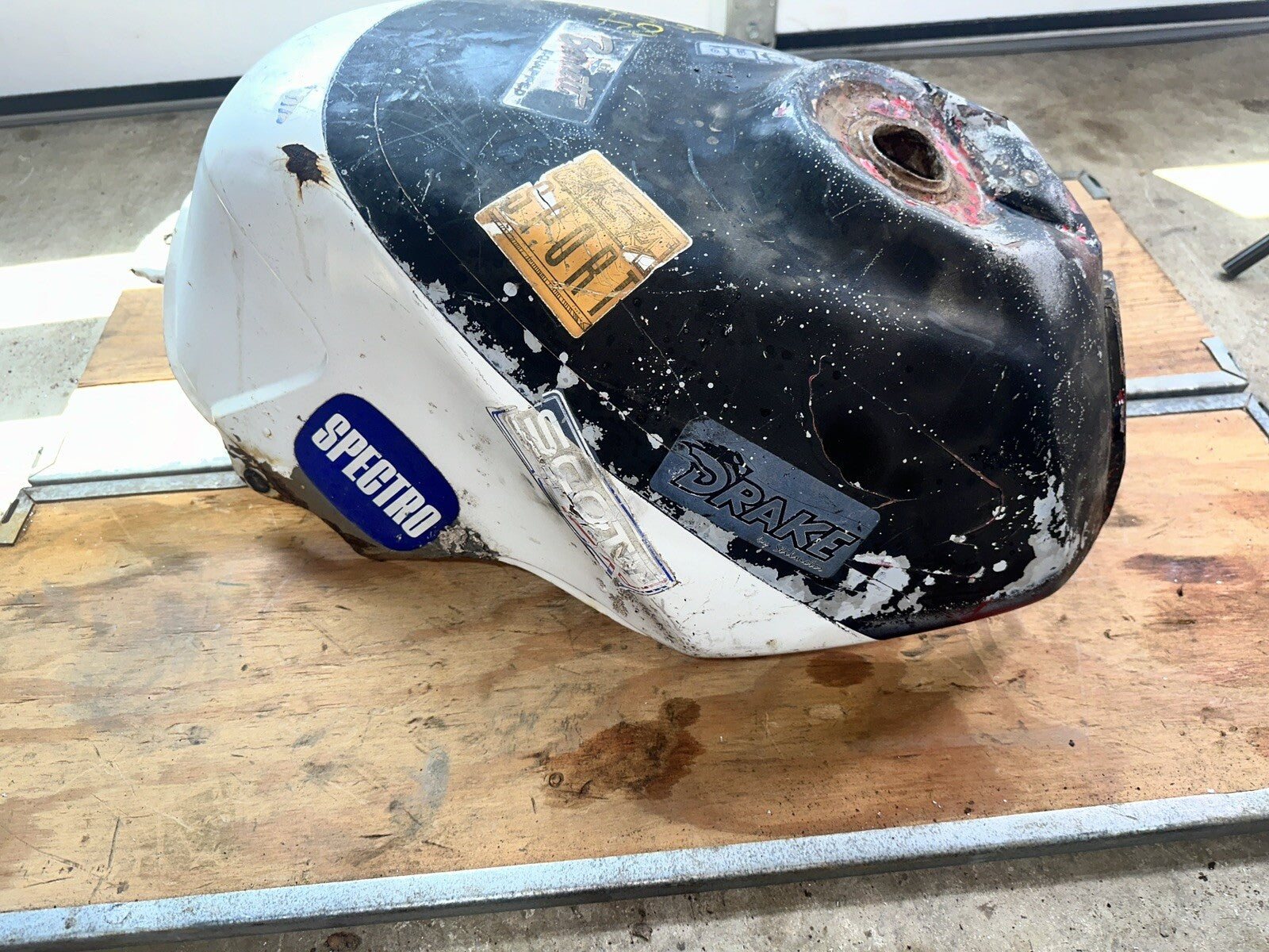 84 - 85 Honda VF500F Interceptor Gas Tank Fuel Cell Petrol Reservoir OEM