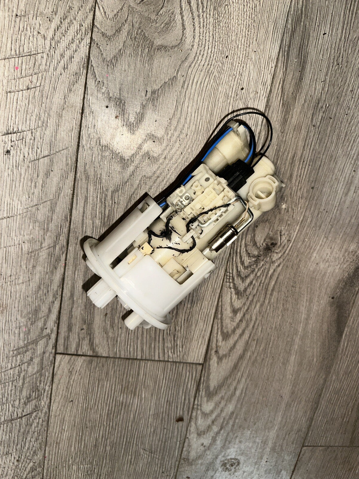08-16 YAMAHA YZF R6 FUEL PUMP GAS PETROL SENDER UNIT