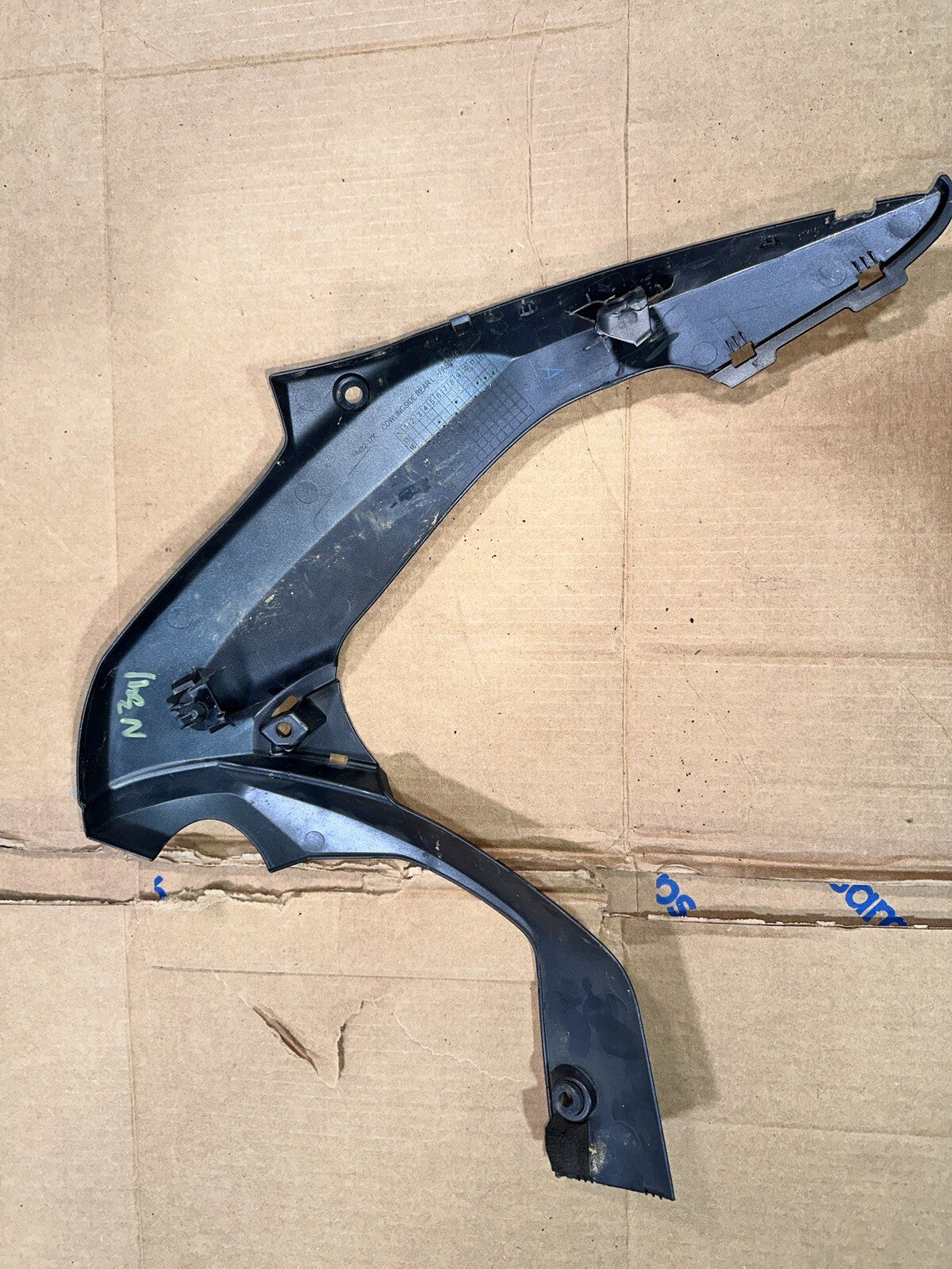 2018 SUZUKI GSXR1000R LEFT BACK MID SIDE FAIRING COWL SHROUD 94482-17K Damage
