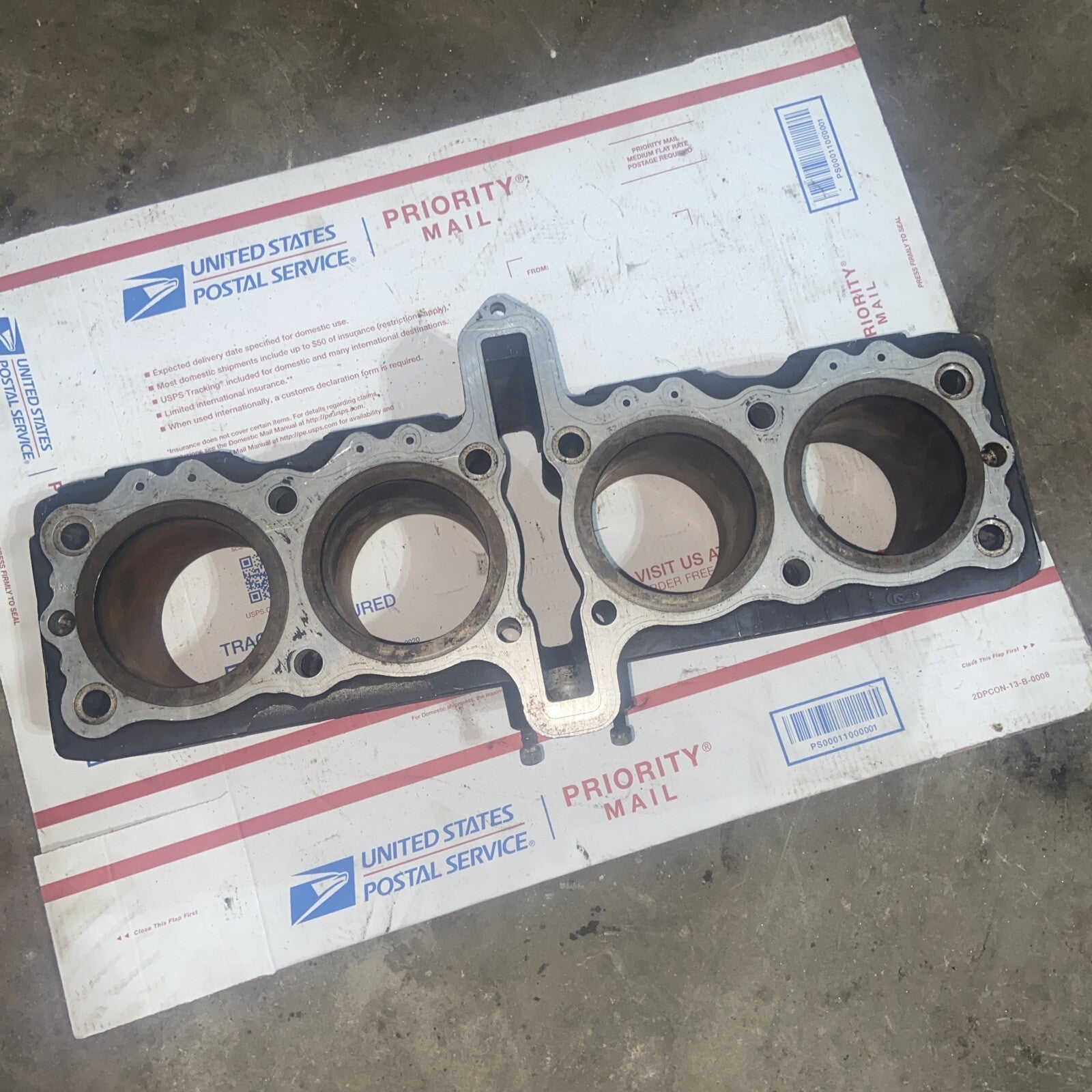 1989 Suzuki GSXR ENGINE MOTOR PISTON CYLINDERS BLOCK JUG