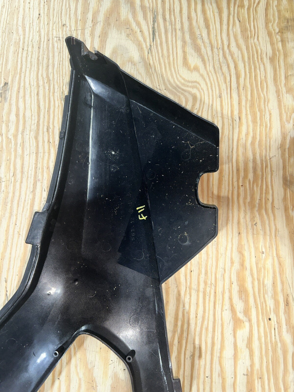 83-85 YAMAHA VENTURE ROYALE XVZ1200D RIGHT MID SIDE FAIRING COWL PLASTIC COVER