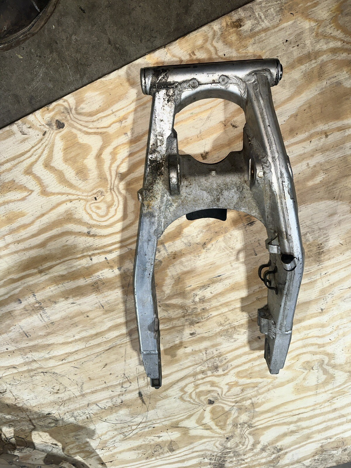93 Suzuki GSXR750 GSX R750 GSXR 750 Swingarm Swing Arm 