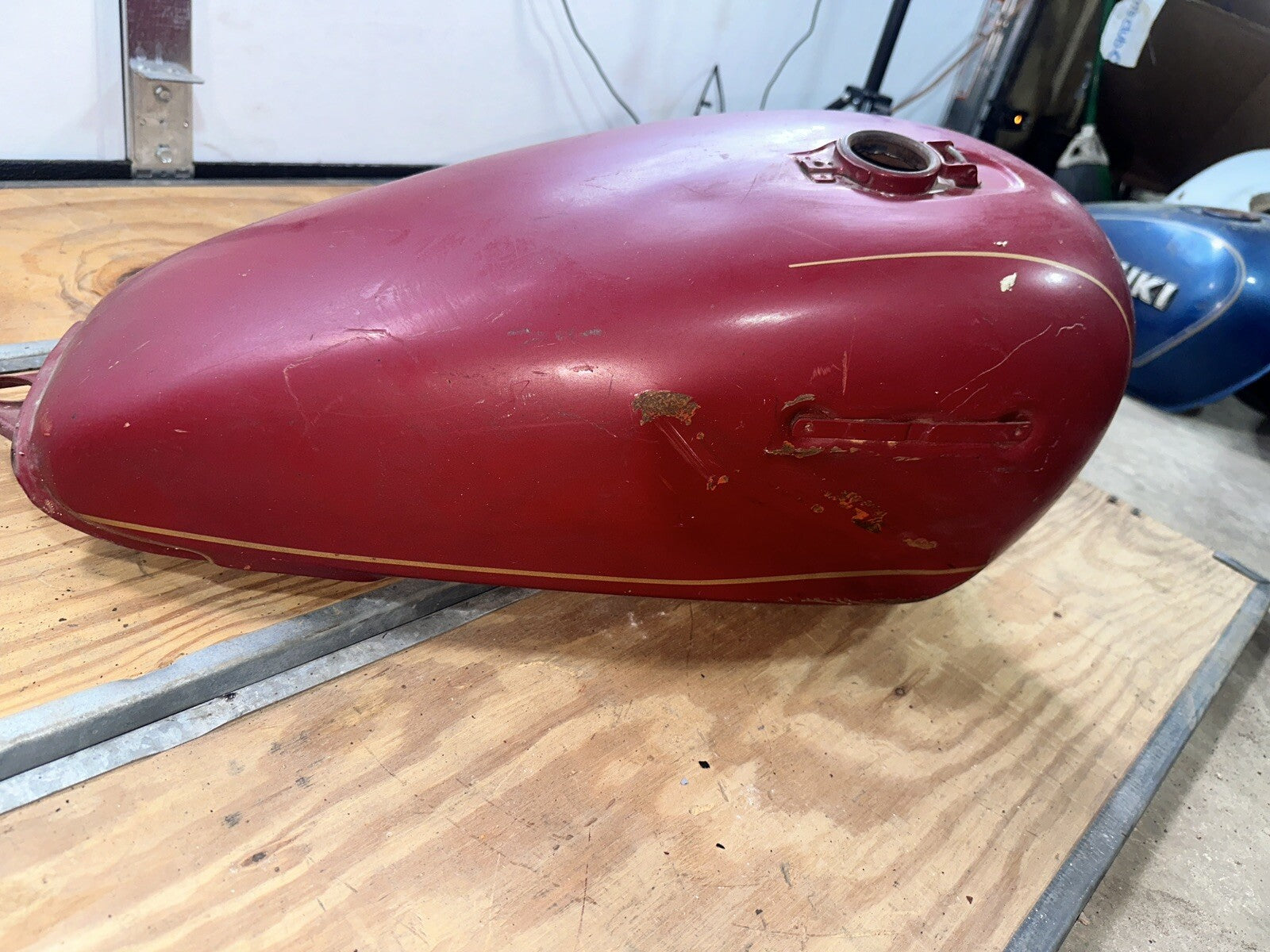 1981 YAMAHA XS850  GAS TANK FUEL TANK PETROL TANK RESERVOIR
