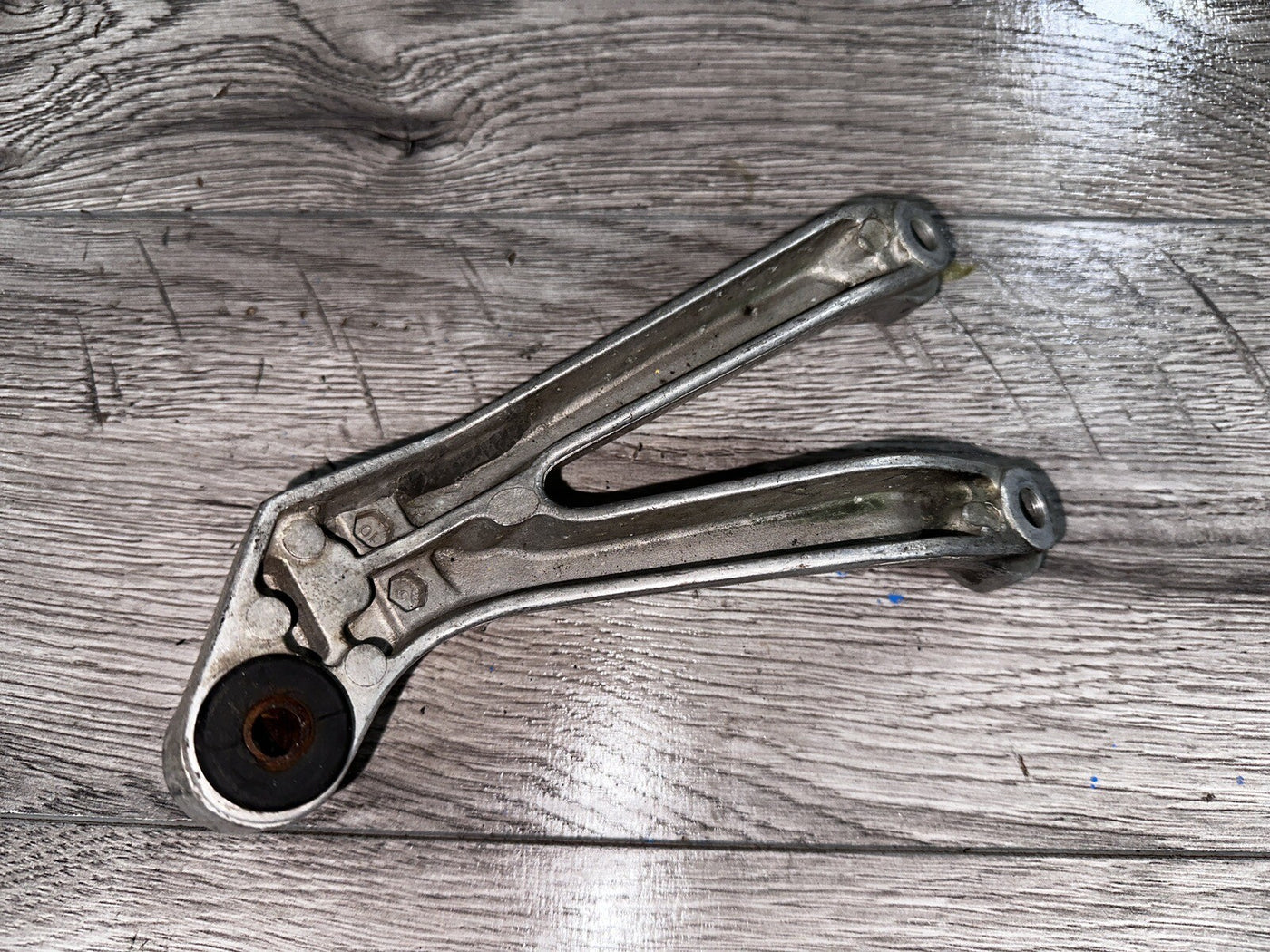01 Honda CBR600 F4i Right Rear Peg Assembly 