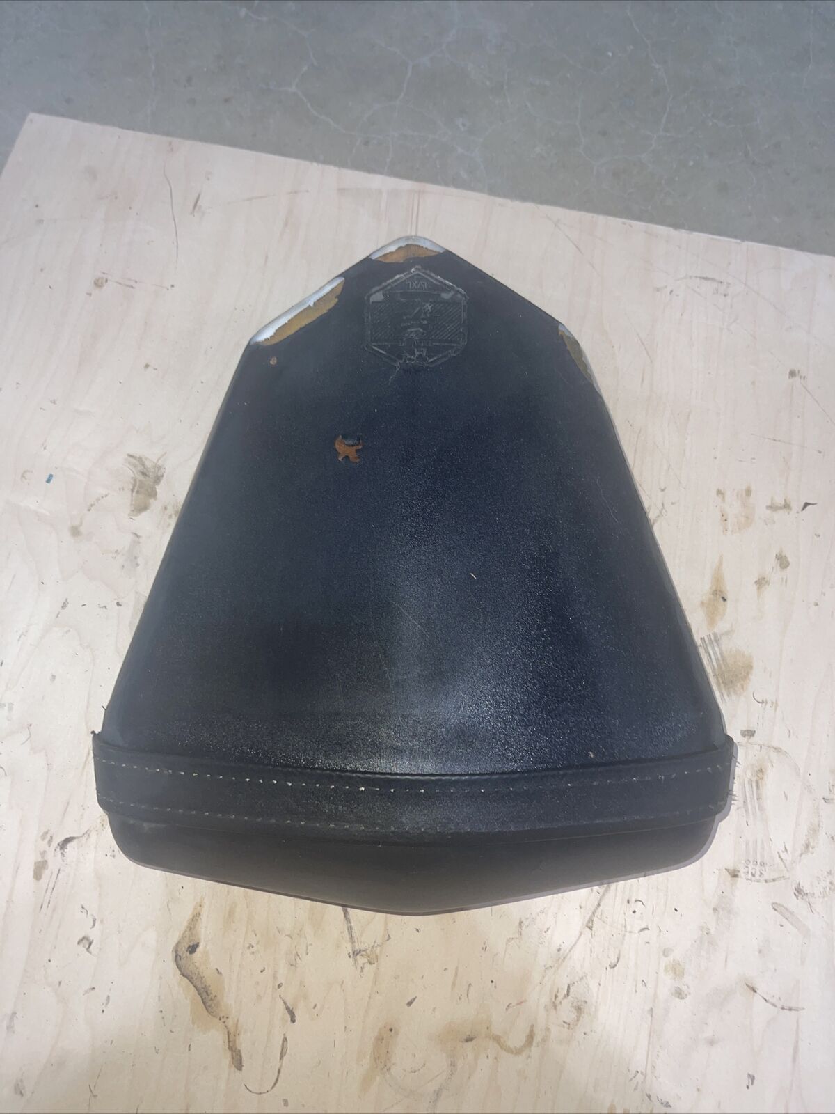 970 06-07 YAMAHA YZF R6 REAR BACK PASSENGER TANDEM SEAT PAD SADDLE PILLION