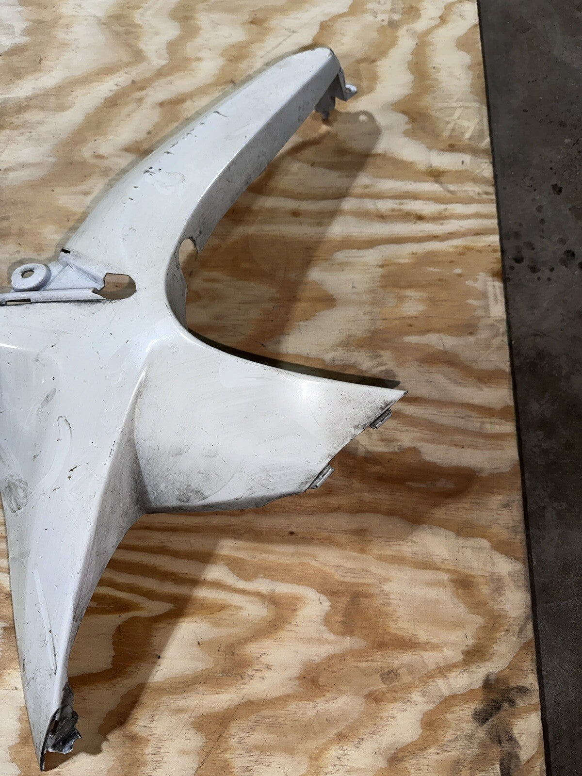 2008 - 2010 Suzuki GSXR 600 / 750 Left Lower Mid Fairing