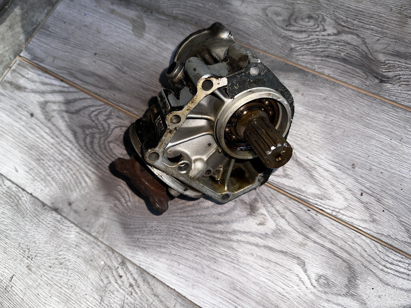 1979 Yamaha Xs750 Oem Middle Drive Gear Assembly 2G2-17501-N1-00 MY206