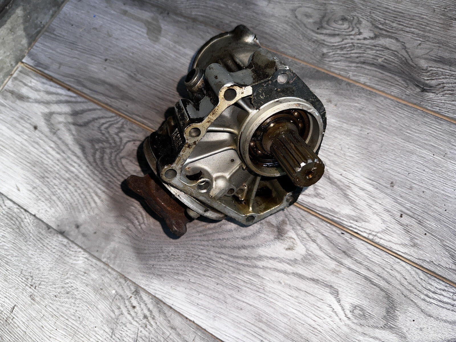 1979 Yamaha Xs750 Oem Middle Drive Gear Assembly 2G2-17501-N1-00 MY206