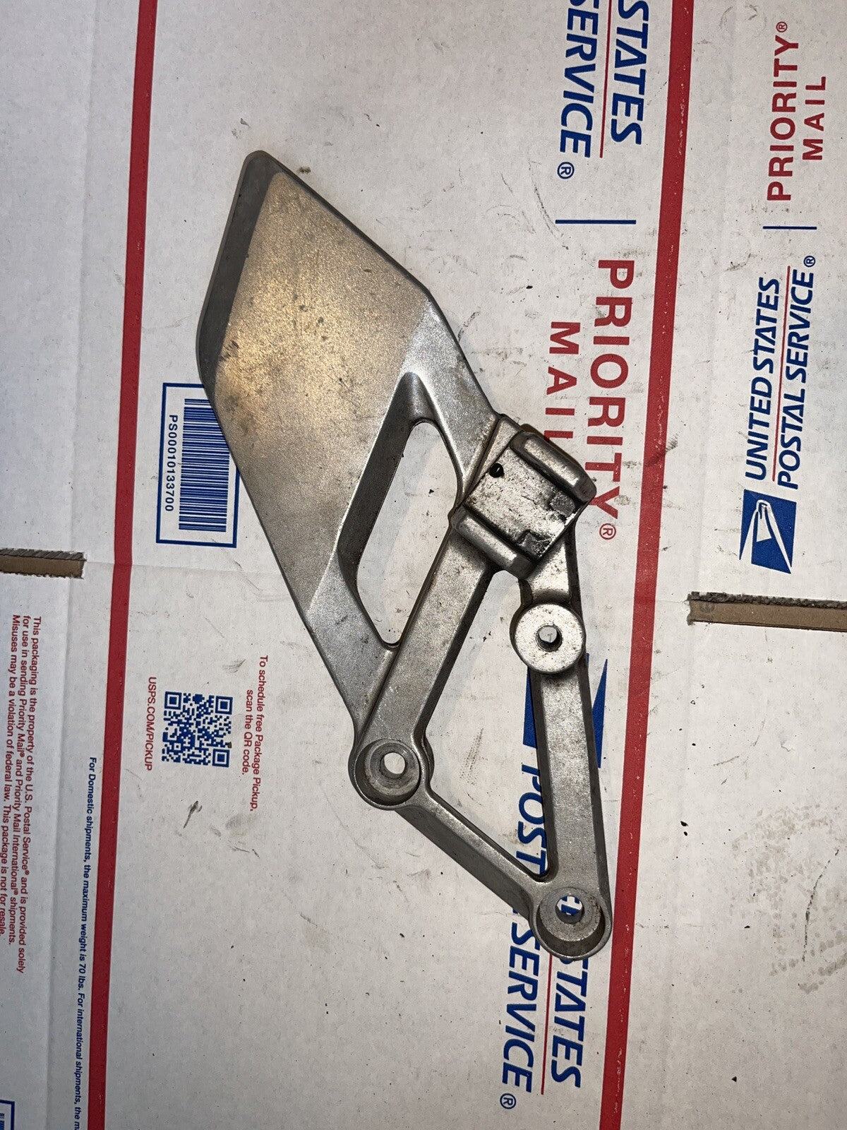 1993-1998 Suzuki Gsxr1100 Left Rearset Rear Set Driver Foot Peg Rest