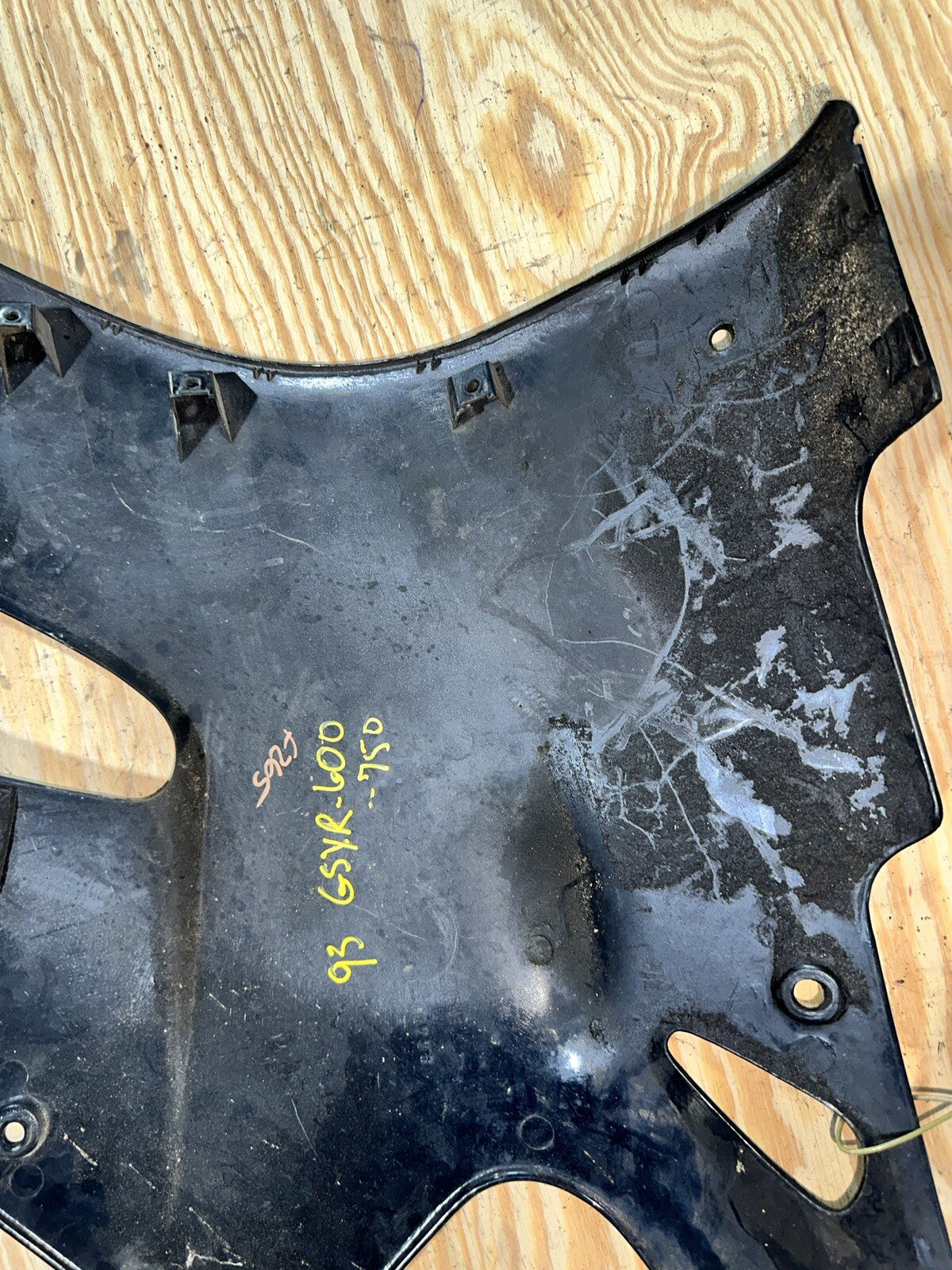 92 93 SUZUKI GSXR 600 750 LEFT SIDE LOWER FAIRING COWL OEM 94481-17E0