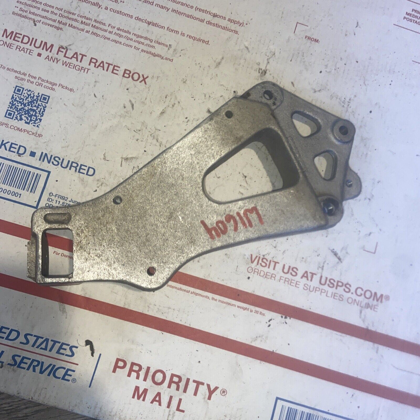 86 SUZUKI GSXR750 GSXR 1100 W FRONT Left RIDER FOOT PEG MOUNT BRACKET