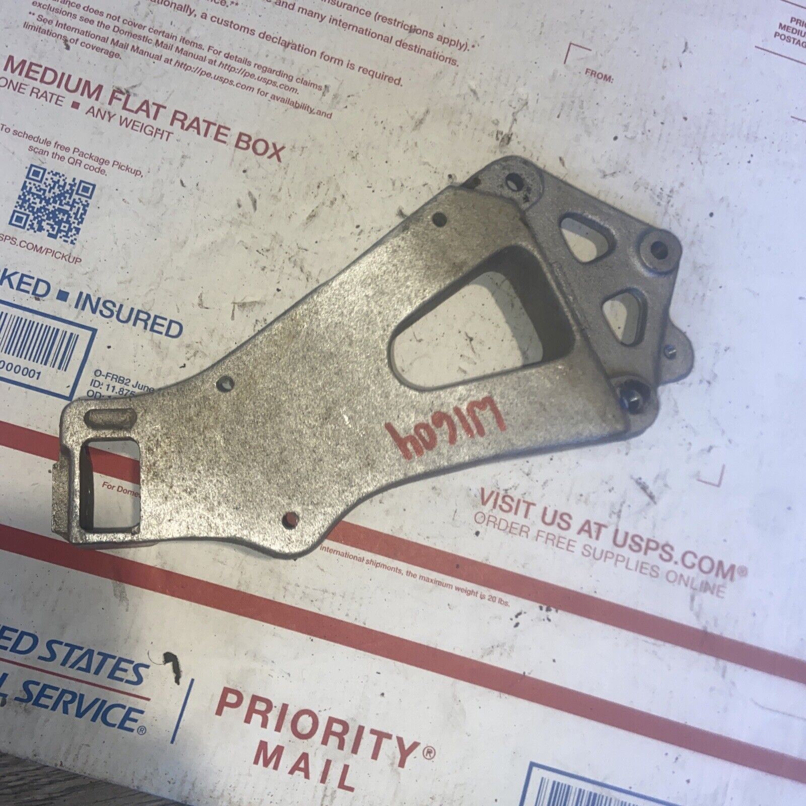86 SUZUKI GSXR750 GSXR 1100 W FRONT Left RIDER FOOT PEG MOUNT BRACKET