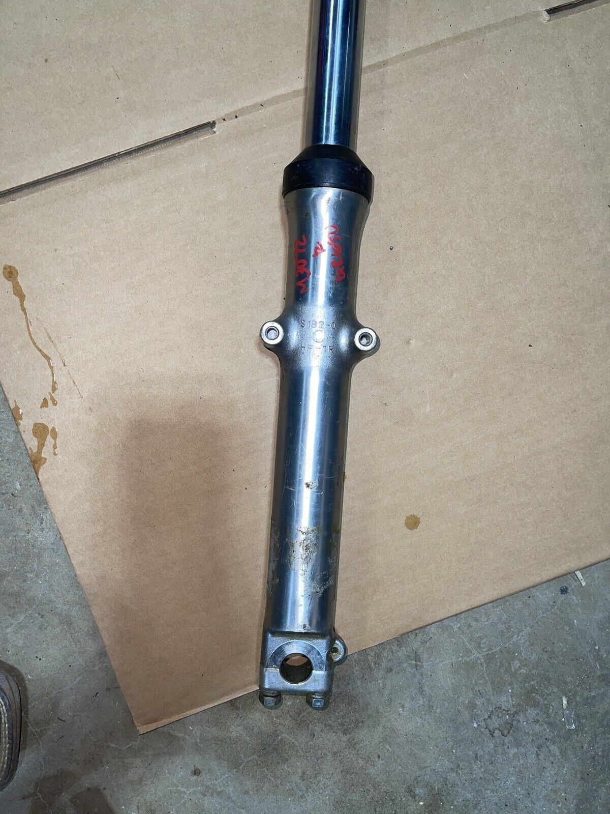 1983 SUZUKI TEMPTER GR650 FRONT RIGHT FORK
