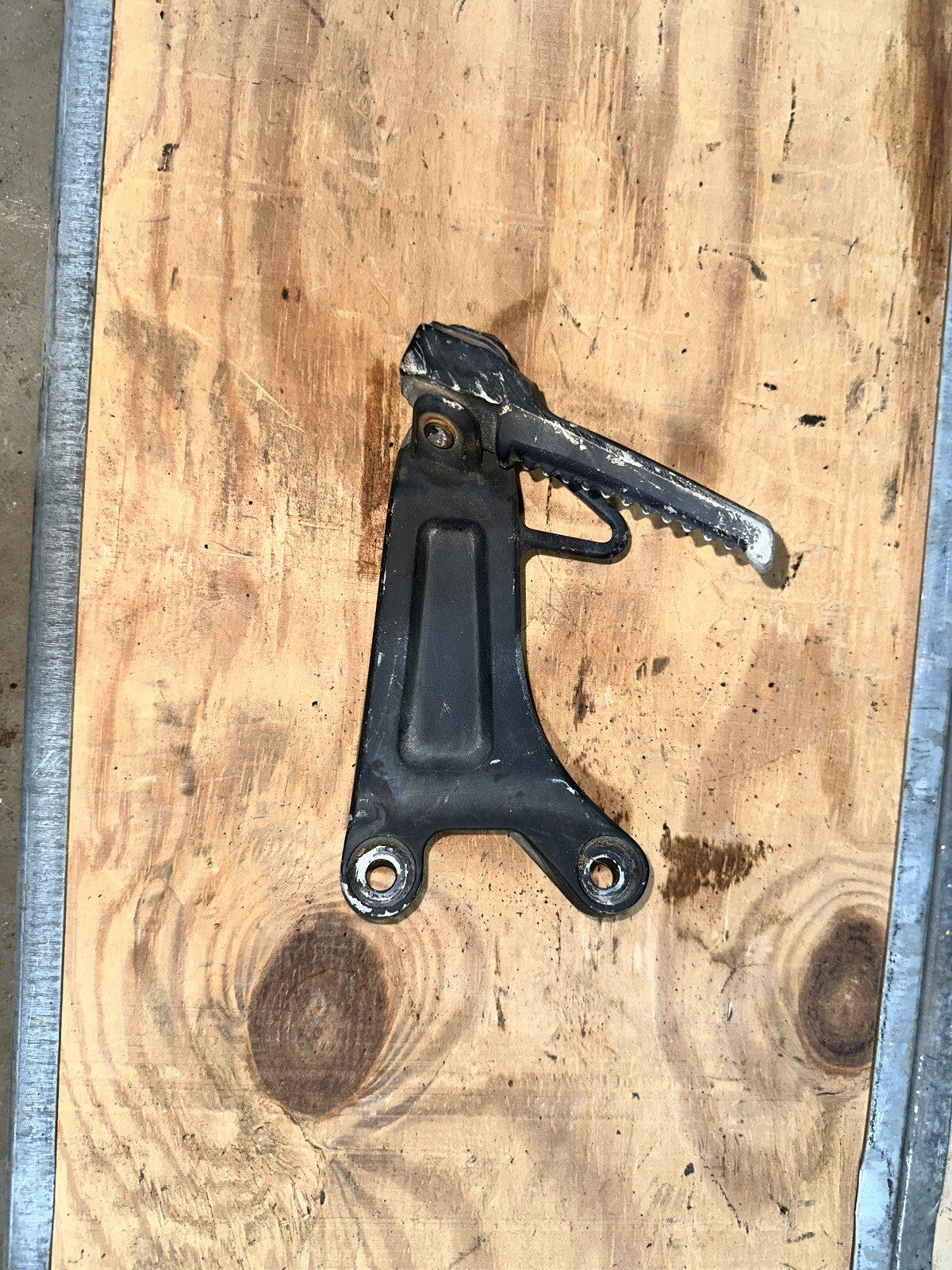 Honda 2003 2004 CBR600RR OEM Rear Passenger Footrest Footpeg Step Brackets Pegs