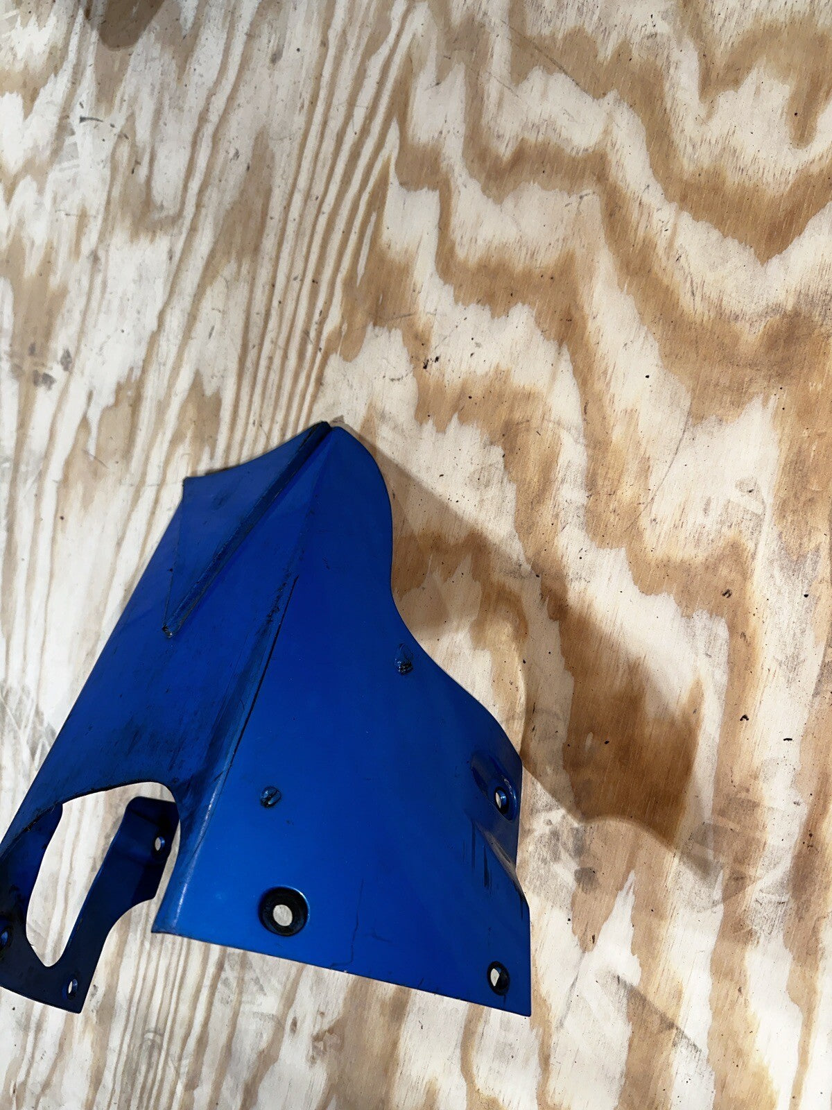 91 92 GSXR1100 LEFT REAR BACK TAIL FAIRING UNDERTAIL COWL PLASTIC BAD TABS