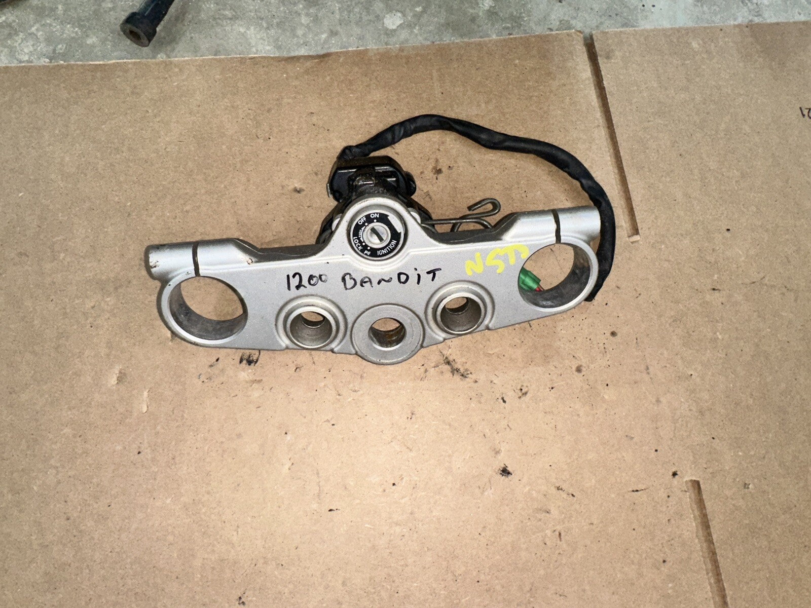 01 02 03 04 05 Suzuki GSF 1200 GSF1200 Bandit Upper Triple Tree OEM E1