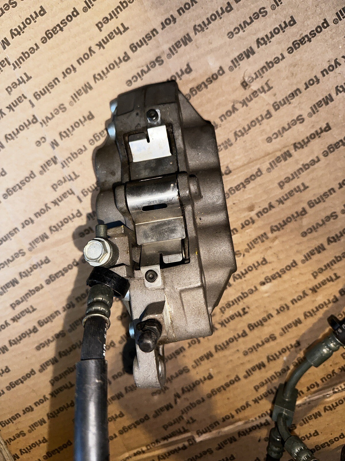 KAWASAKI ZX600 J ZX6 NINJA RIGHT FRONT BRAKE CALIPER ASSEMBLY 43041-1821-GZ