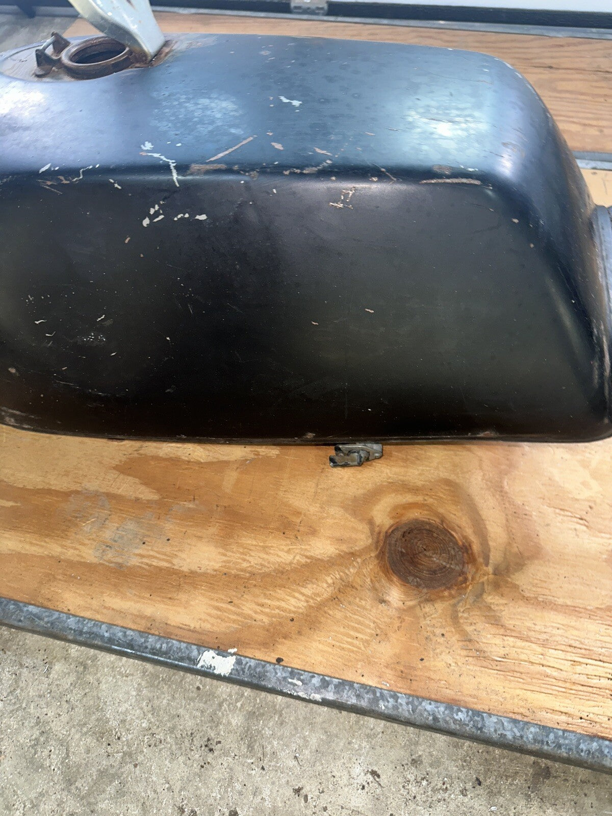 1976 1977 Yamaha XS500 XS 500 OEM Fuel Gas Tank 1A8-24110-01-09