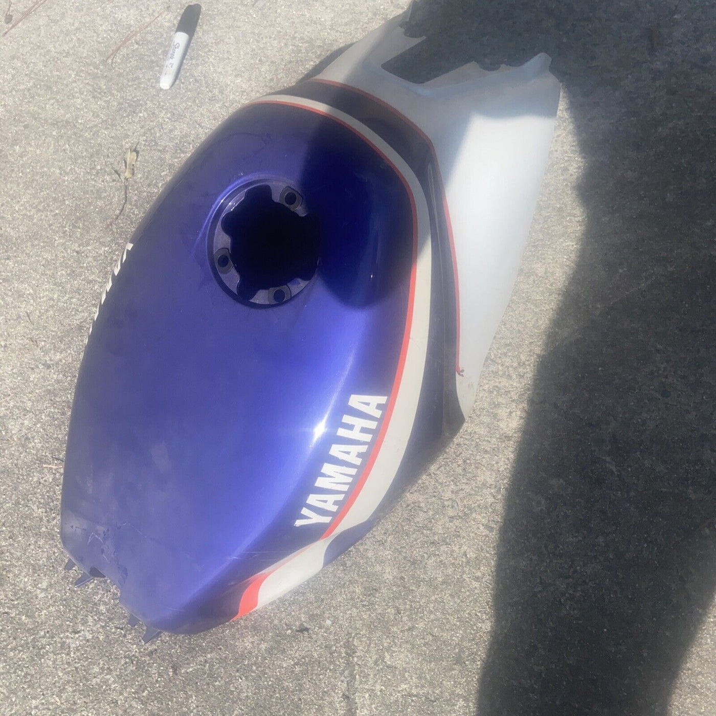 1994YAMAHA FZR600 GAS TANK FUEL CELL COVER FAIRING COWL