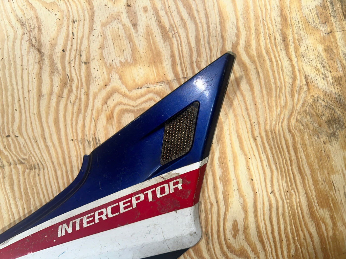 83600-MB6-0000 COVER R SIDE HONDA VF1000F 1984