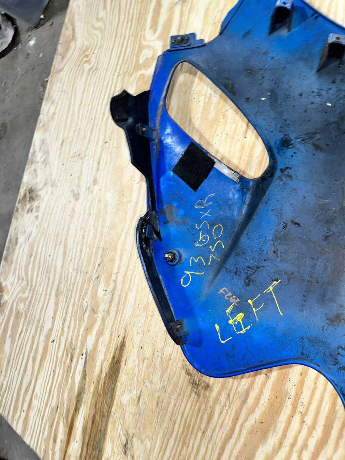 92 93 SUZUKI GSXR 600 750 LEFT SIDE LOWER FAIRING COWL OEM 94481-17E0