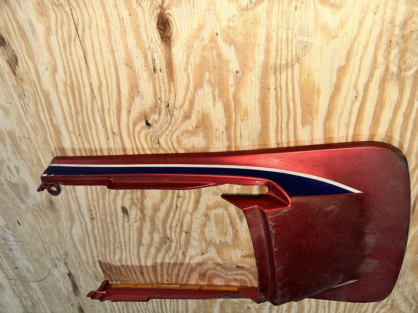1984-1986 HONDA VF500F REAR BACK TAIL FAIRING COWL SHROUD 77211-KE7-0000