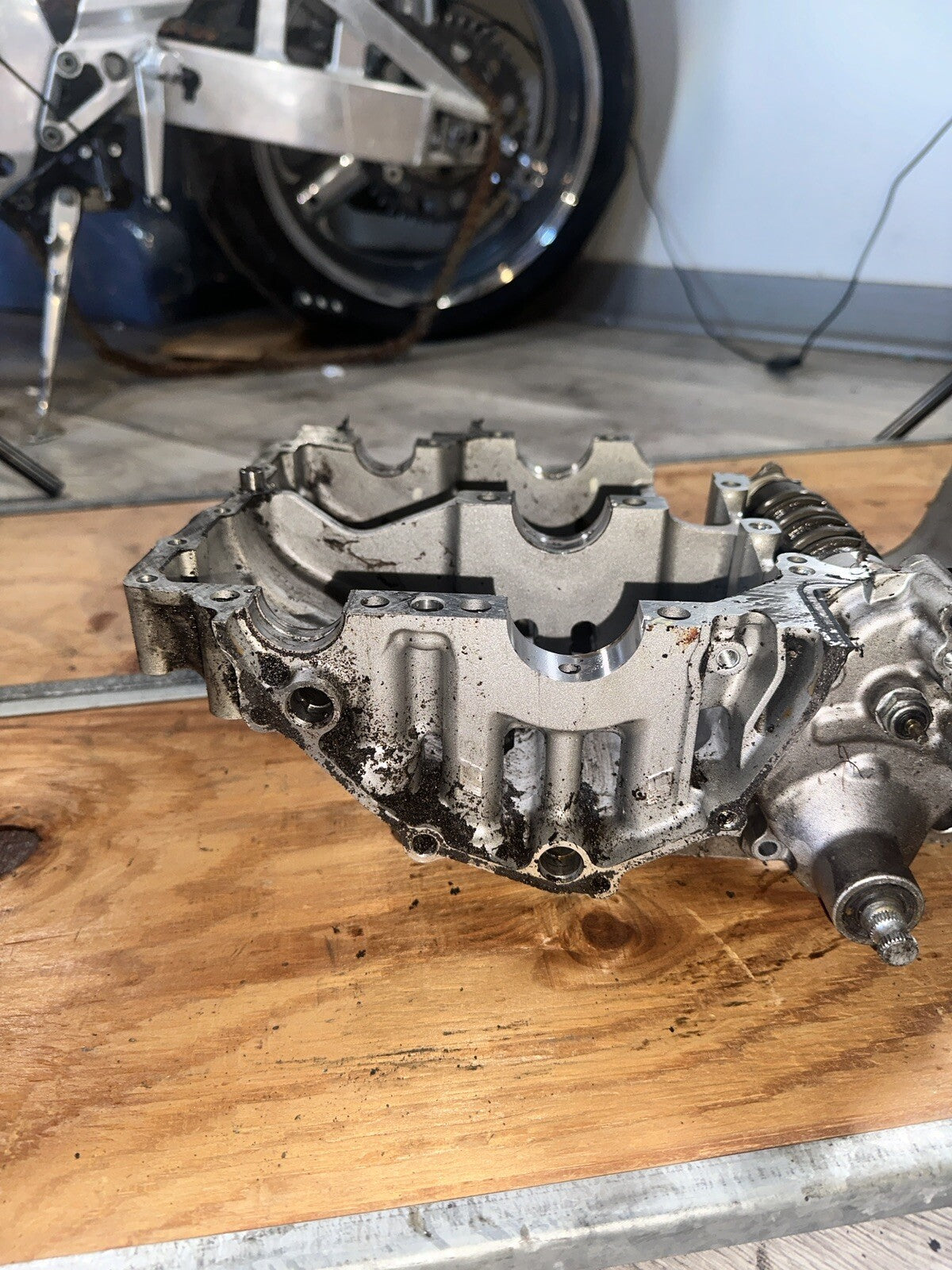 2007 KAWASAKI NINJA EX650R ENGINE CASES W/ BOLT EX 650R 650 06 07 08