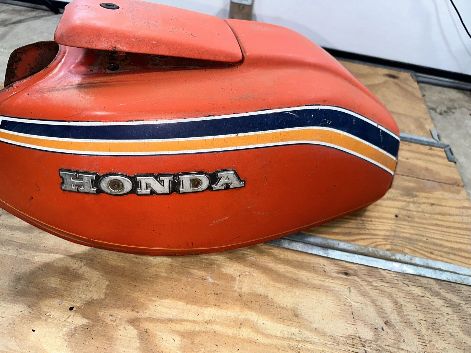 Honda Cb400t Cb 400 Hawk  Gas Fuel Petrol Tank