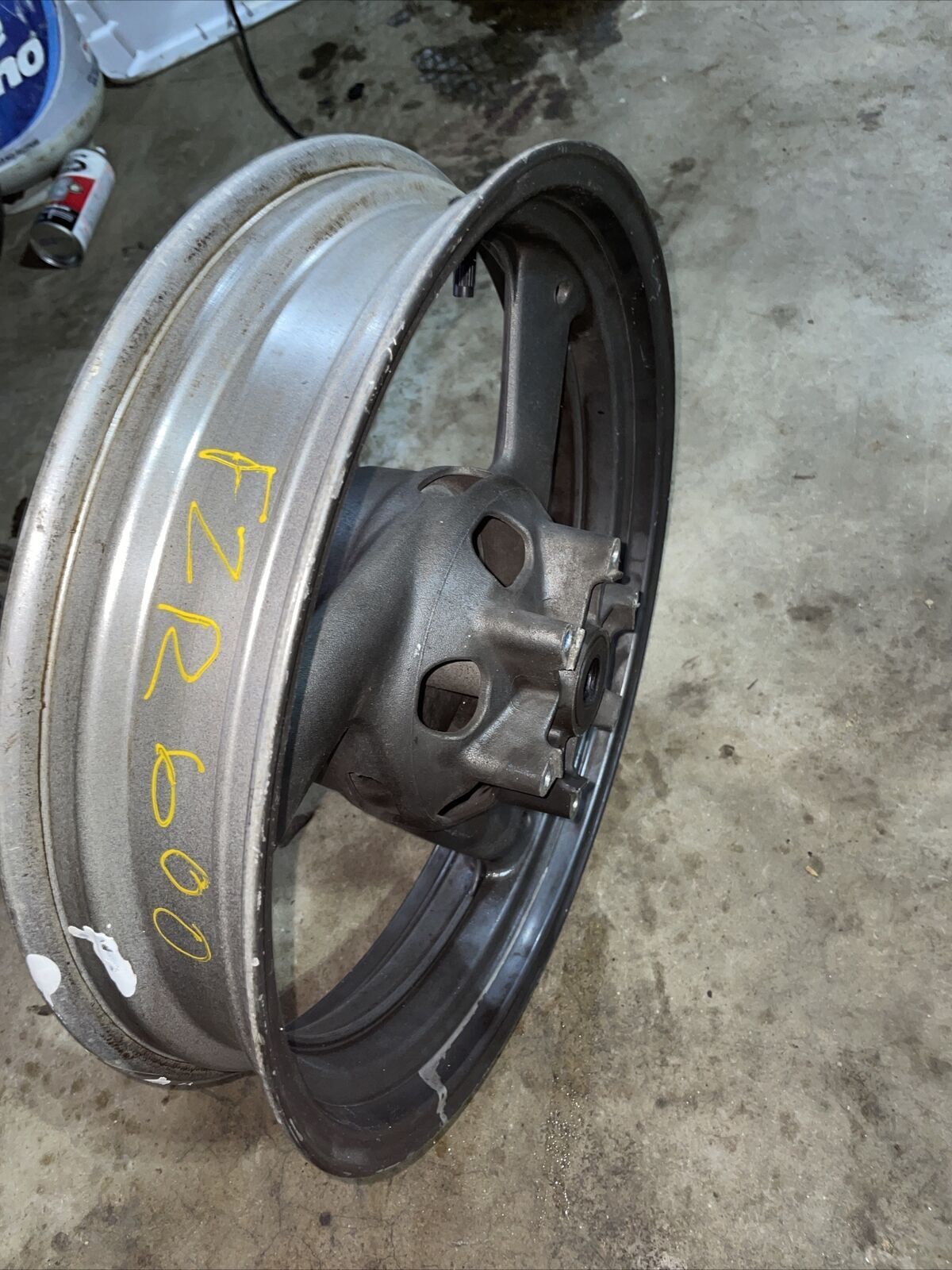YAMAHA FZR600 FRONT WHEEL RIM 3HE-25168-00-UA FZR600R FZR 600R 600  jh
