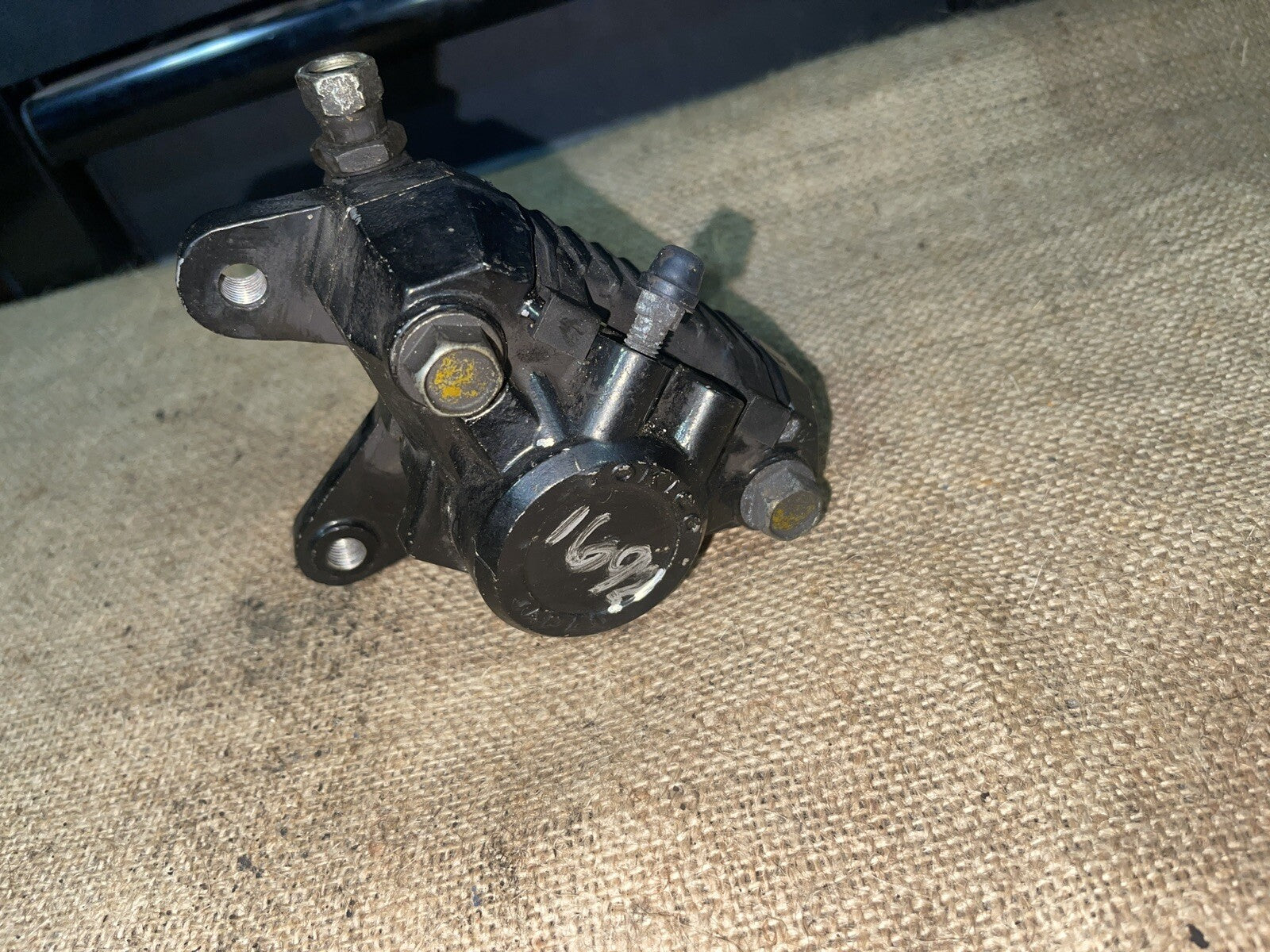 90 SUZUKI GSX600F KATANA REAR BACK BRAKE CALIPER