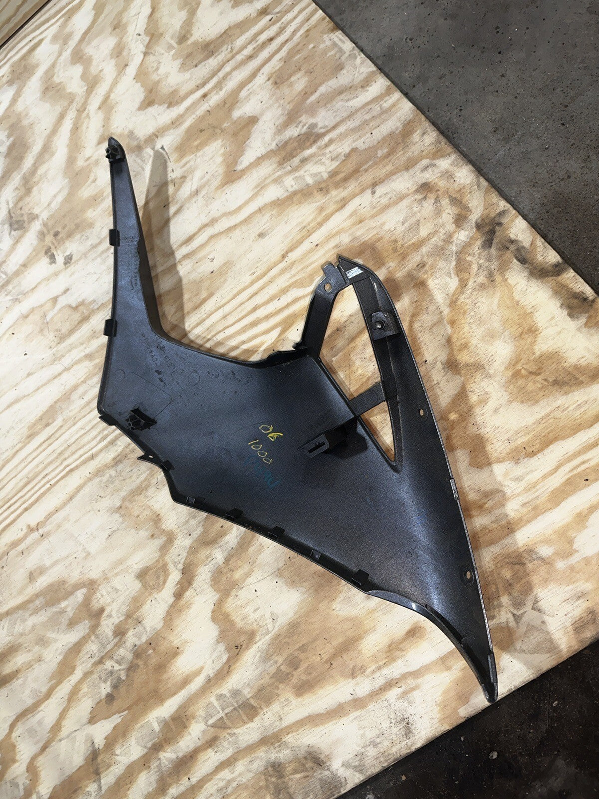 05-06 SUZUKI GSXR1000 LEFT mid FAIRING COWL PLASTIC 94483-41G