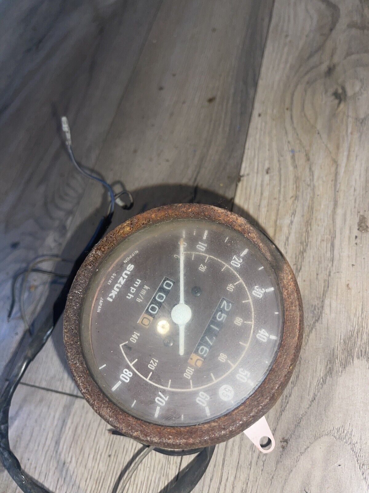 80 Suzuki gs 850 speedometer 