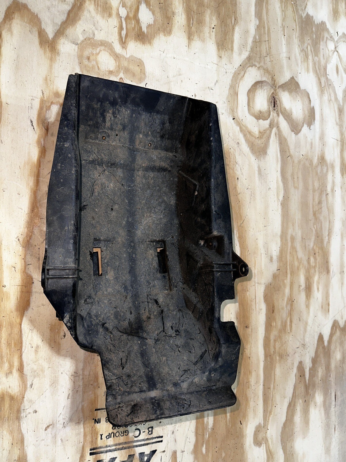 85 - 87 KAWASAKI NINJA ZX 600 ZX600 BLACK REAR INNER PLASTIC FENDER undertail 