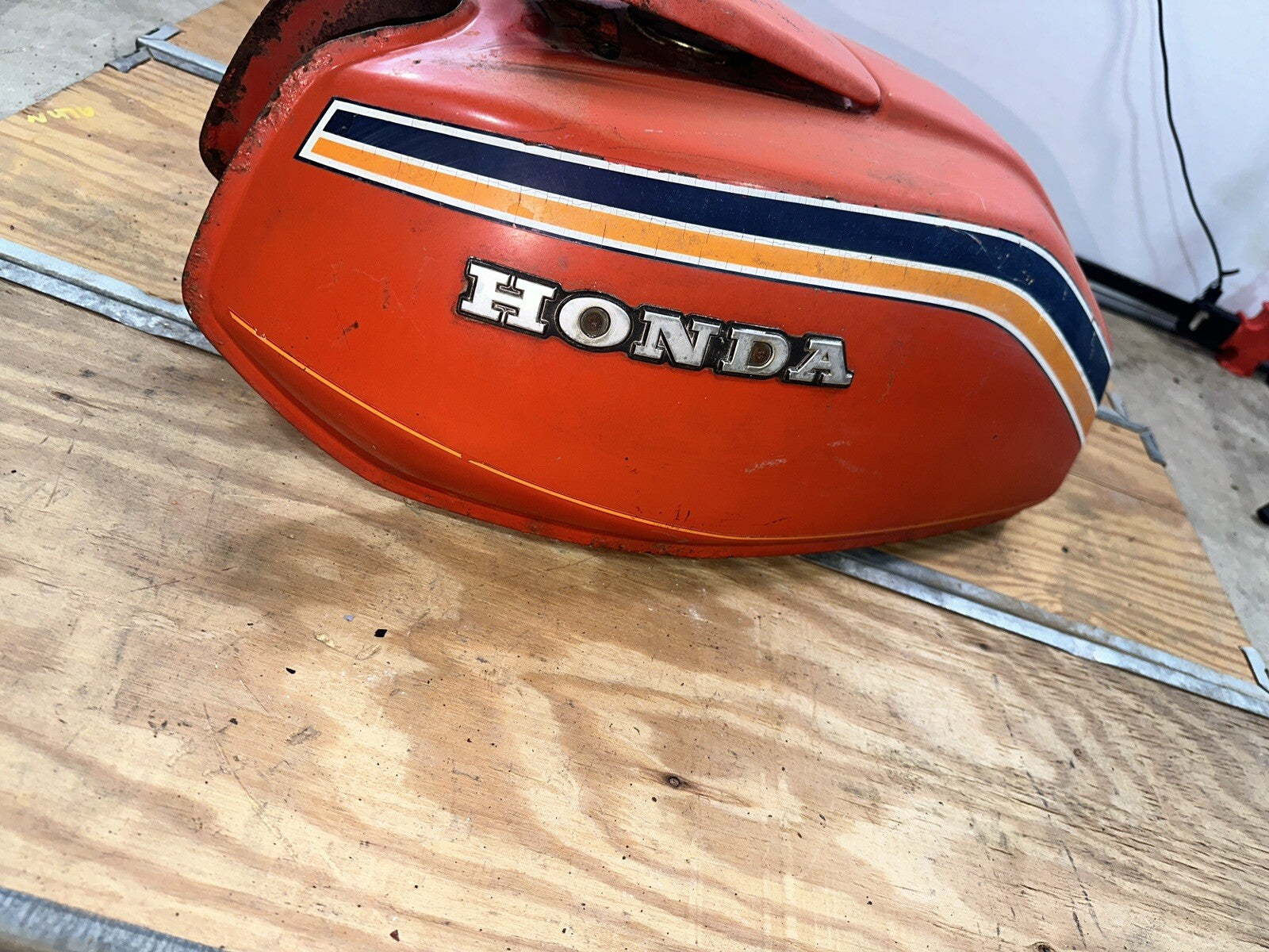 Honda Cb400t Cb 400 Hawk  Gas Fuel Petrol Tank