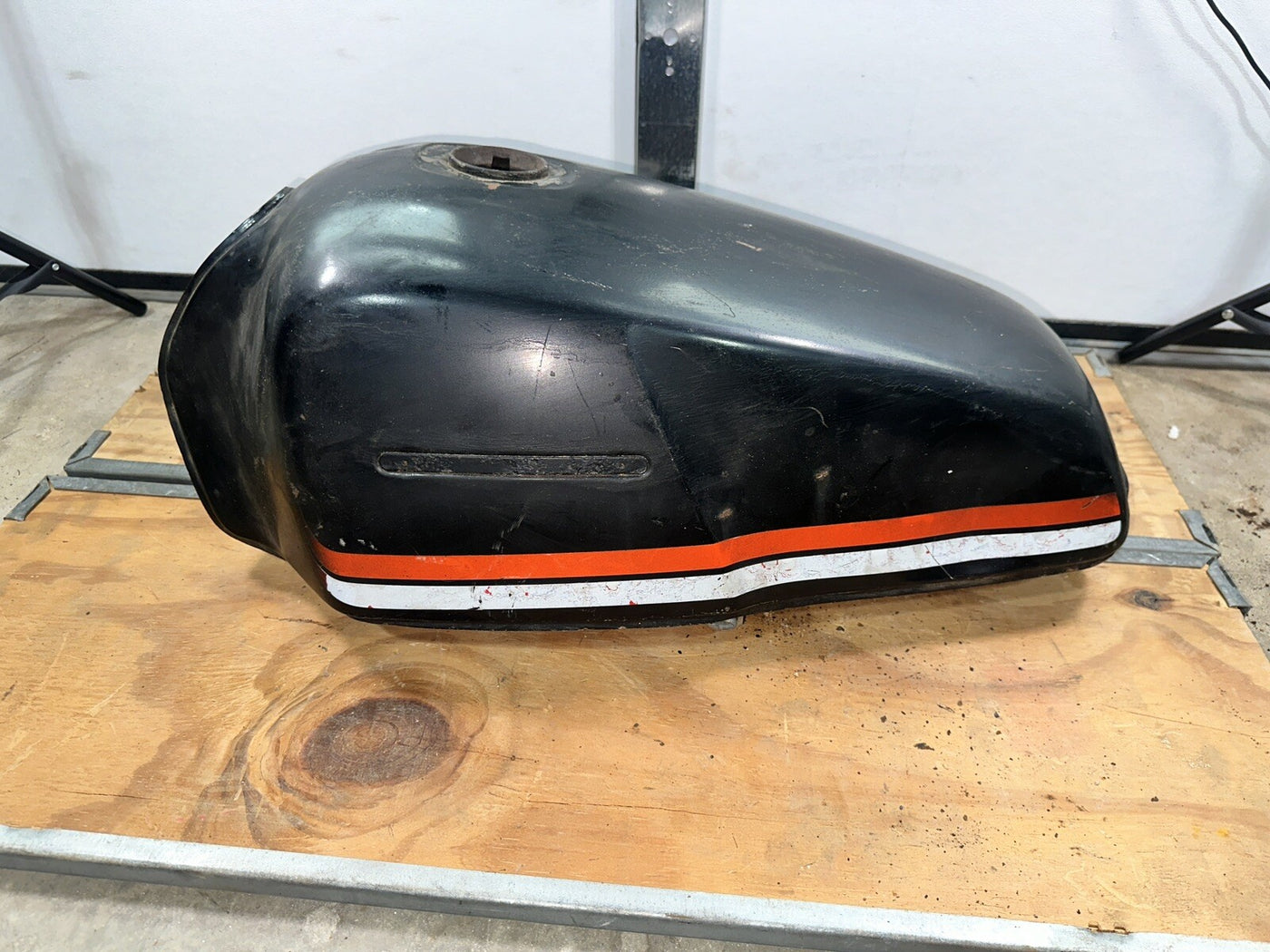 1980 80-83 Suzuki GS1100 GS1100E OEM Gas Fuel Tank Petrol Reservoir Can