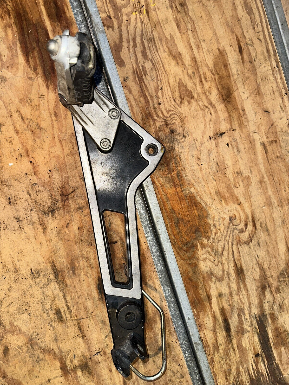 87 Kawasaki Zx 10 Peg Bracket 