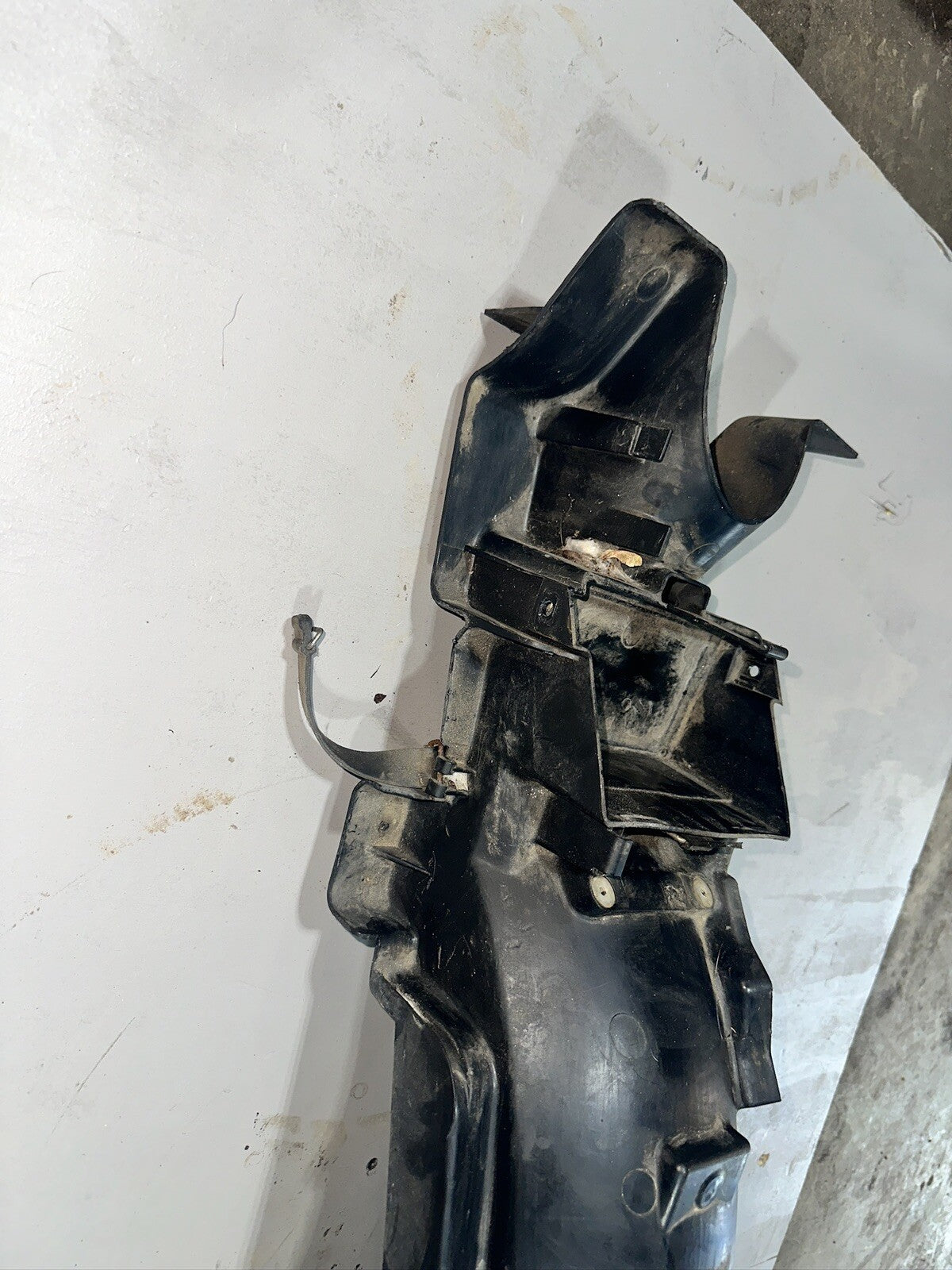 1992-1998 Yamaha xj600s SECA II REAR BACK TAIL UNDERTAIL FAIRING COWL FENDER