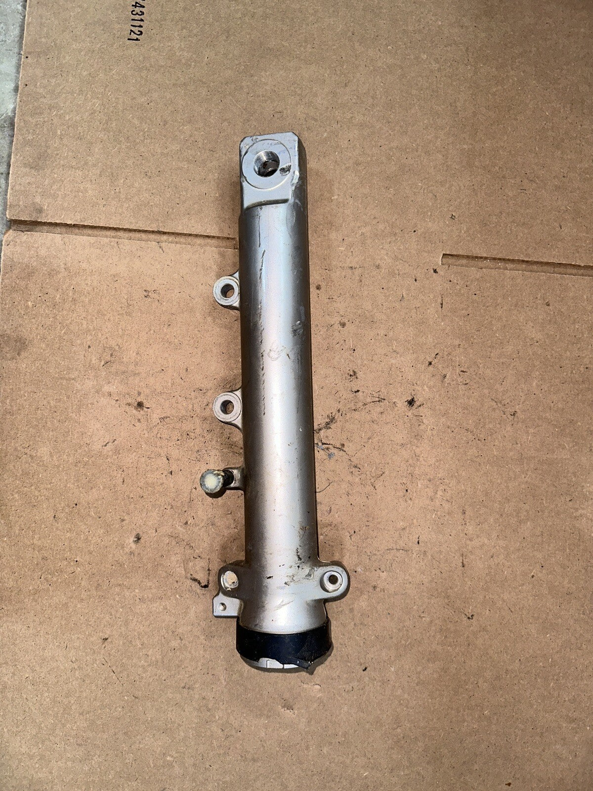 1200 Bandit Gsf Fork Leg Lower Left Genuine Suzuki 2001-2005