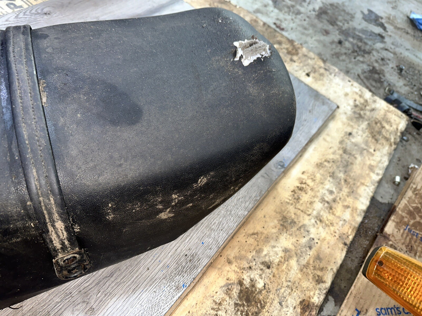 1983 SUZUKI GS750E GS750ES SEAT SADDLE