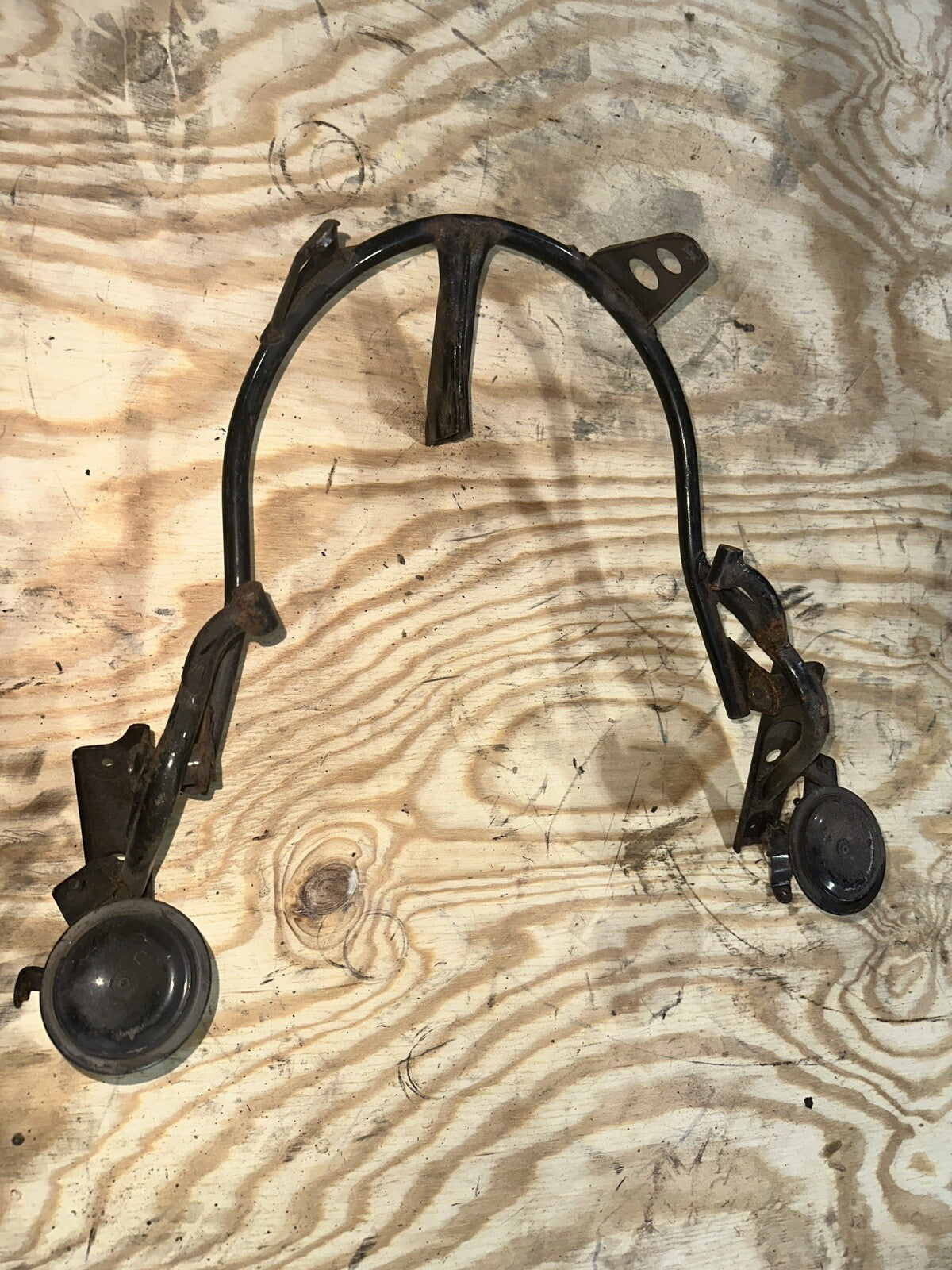 86 Honda GL 1200 A GL1200 Goldwing front fairing cowl mount bracket stay