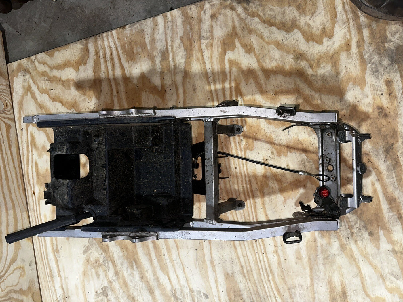 96-03 KAWASAKI NINJA ZX7R REAR SUBFRAME BACK SUB FRAME W BATTERY TRAY - STRAIGHT