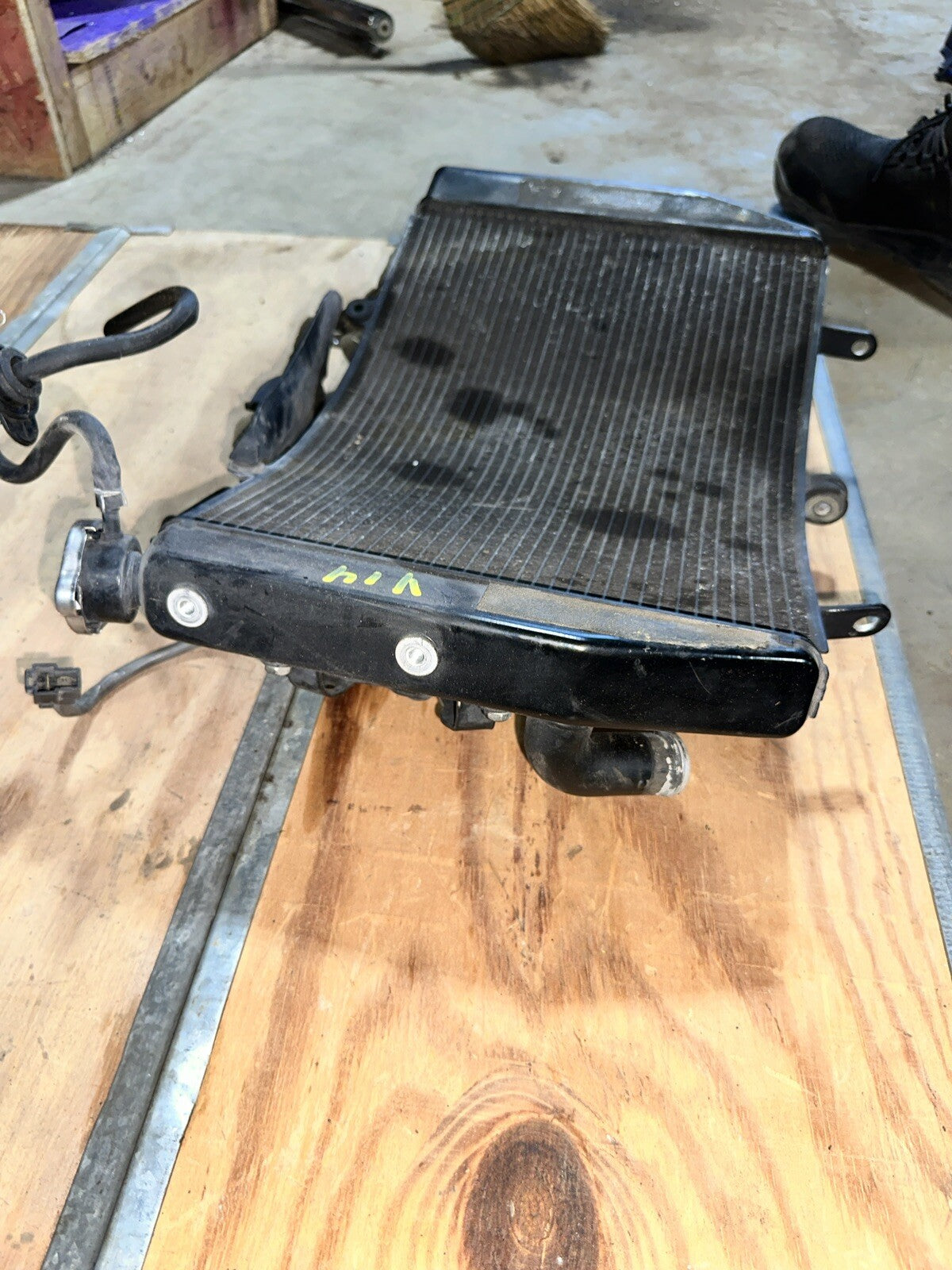 08-16 Yamaha oem YZF R6 Radiator w/ Cooling Fans 2006 2007 R6R