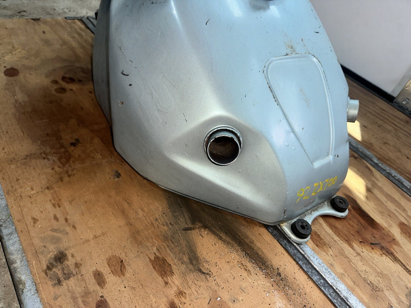 91-92 KAWASAKI NINJA ZX7R ZX750 GAS TANK FUEL CELL PETROL RESERVOIR