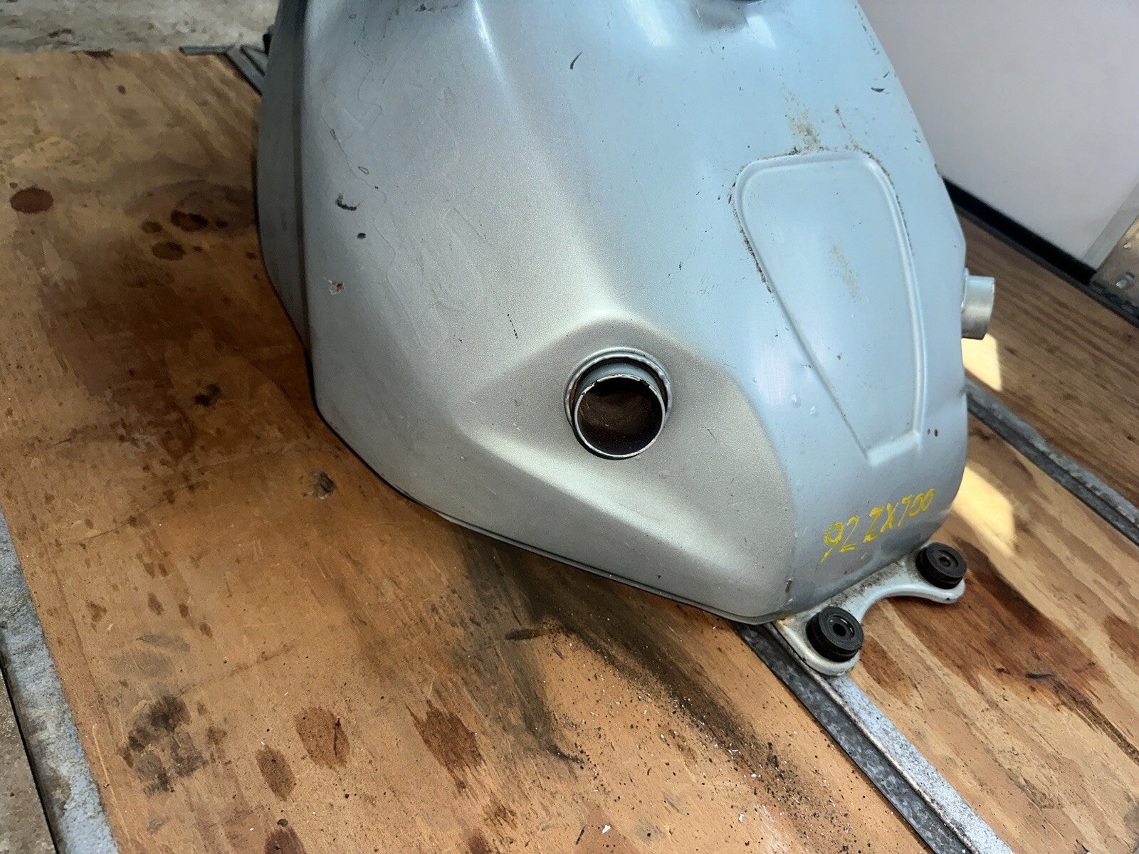 91-92 KAWASAKI NINJA ZX7R ZX750 GAS TANK FUEL CELL PETROL RESERVOIR