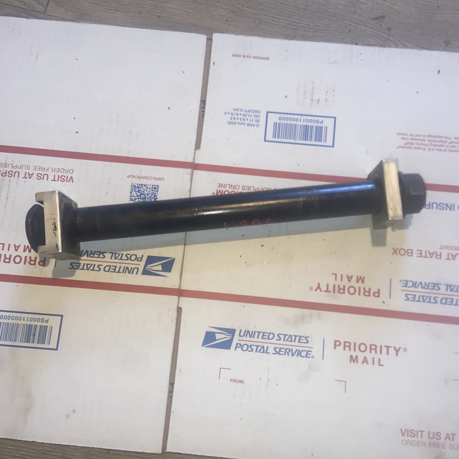 99-02 YAMAHA YZF R6 REAR AXLE BACK WHEEL BOLT AXEL OEM