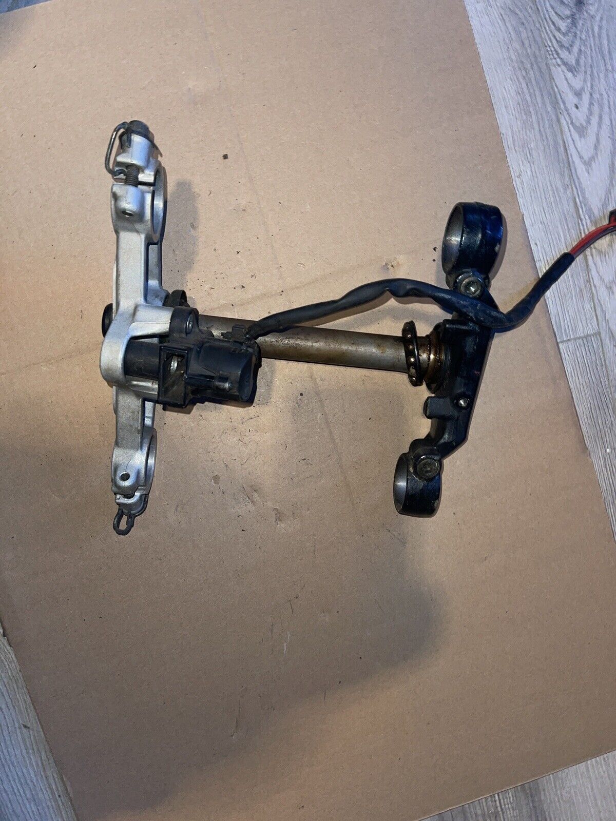 1990 90-96 Honda CBR1000F Hurricane Triple Tree Steering Stem Fork Tube Clamp