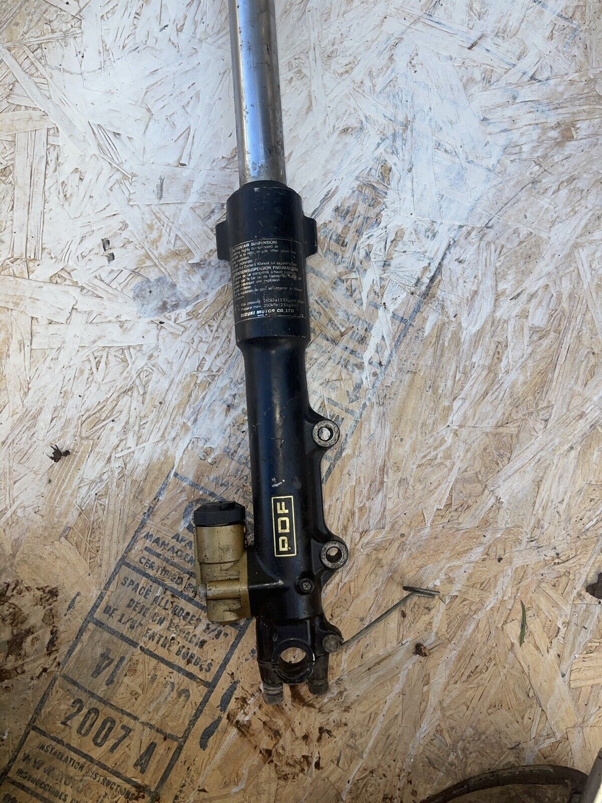 Suzuki gs 1150 left fork