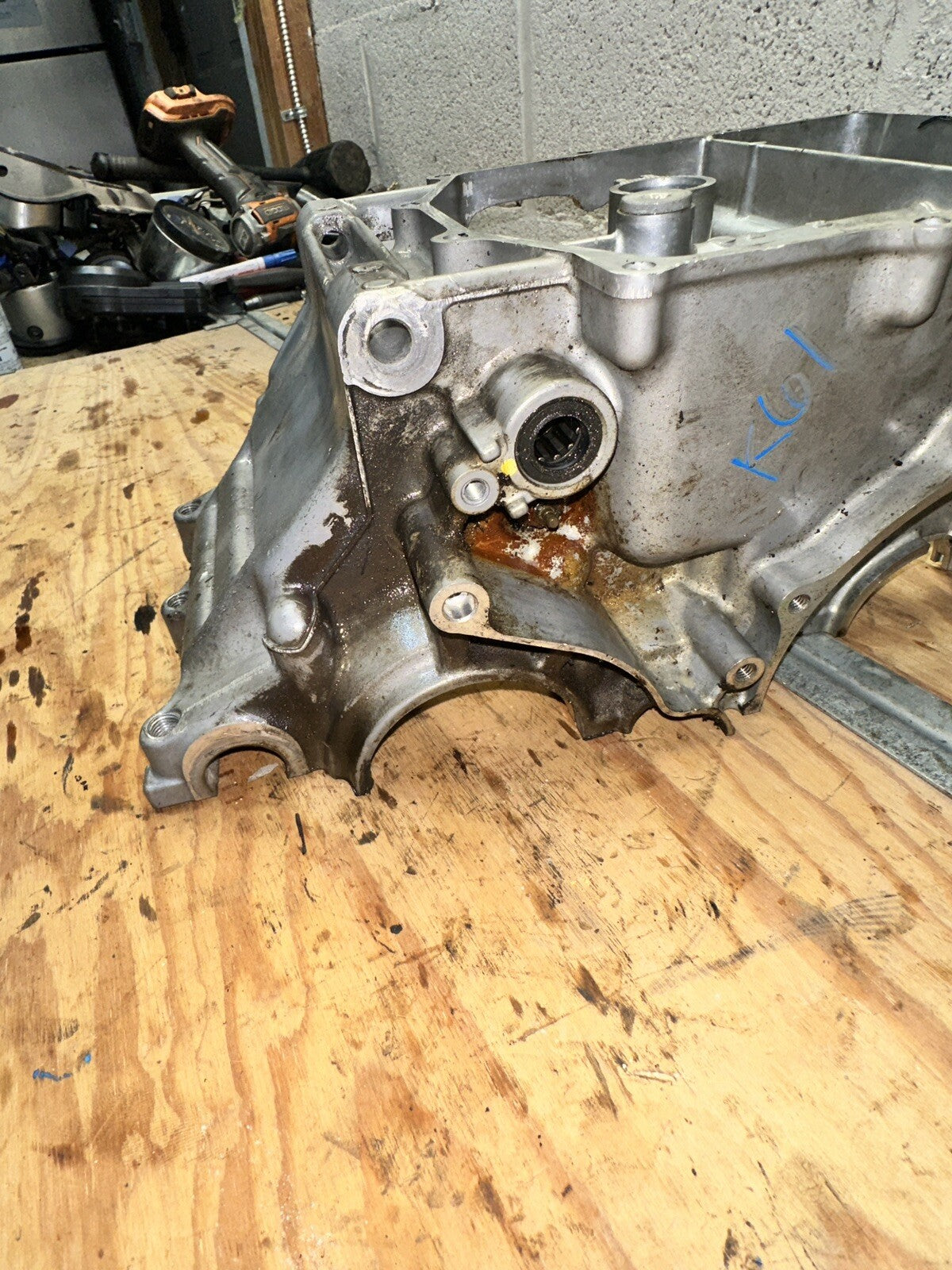 00-06 HONDA RVT 1000R RVT1000R ENGINE CASE MOTOR BOTTOM HALF CORE HOUSING