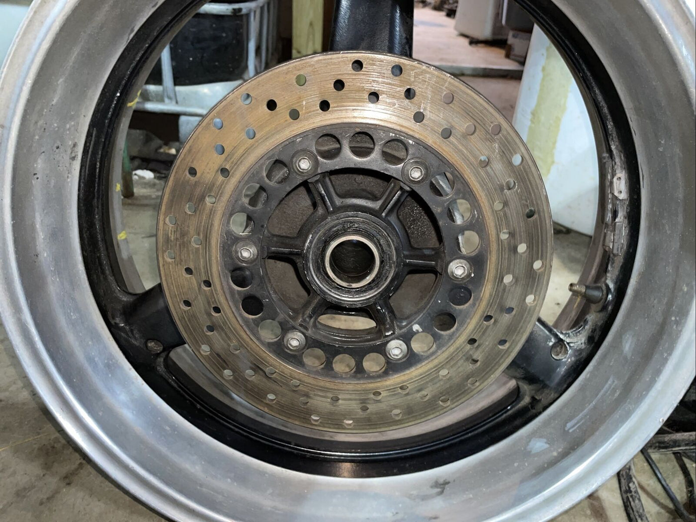 98 99 00 01 Yamaha YZF R1 Rear Wheel Back Rim 4xv-25338-00-33